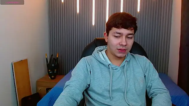 Julian Smith21 online show from March 25, 2026, 12:55 pm