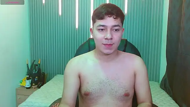 Snapshot of Julian_Smith21 chatting on June 24, 2026, 11:59 pm Julian Smith21 online show from June 24, 2026, 11:59 pm