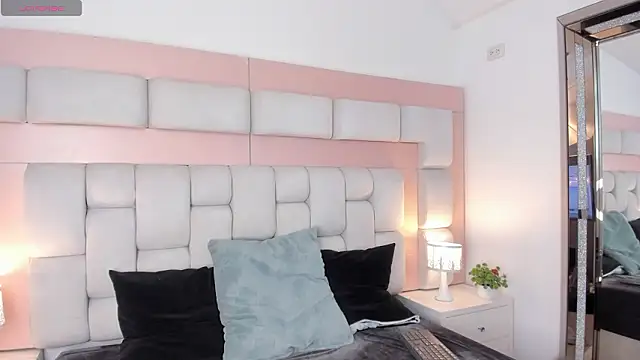 Thiago Jones1 online show from March 26, 2026, 7:30 pm