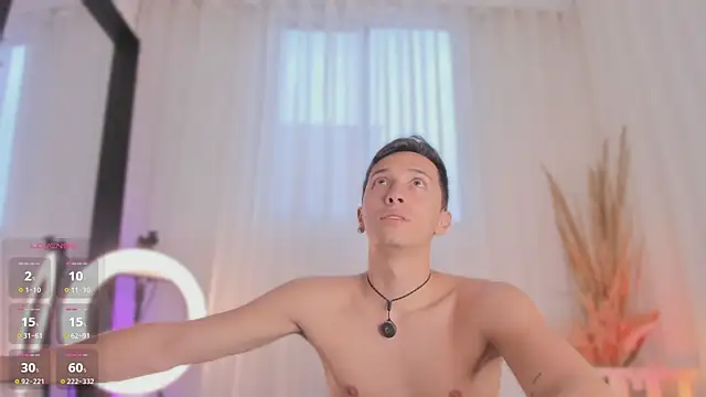 Thiago Jones1 online show from April 19, 2026, 5:01 pm