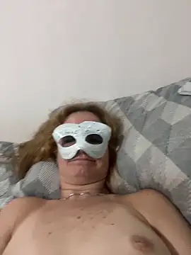 Cristal2342 online show from February 27, 2026, 1:38 am