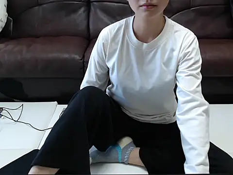 Snapshot of Mey_112 chatting on March 13, 2026, 5:47 am Mey 112 online show from March 13, 2026, 5:47 am