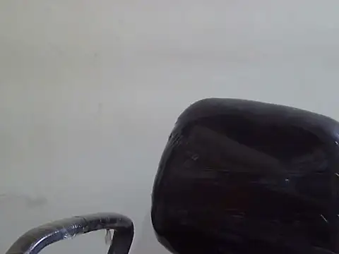 Snapshot of cute_momo_love chatting on May 22, 2026, 5:36 am cute momo love online show from May 22, 2026, 5:36 am