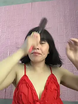 juicy-milu online show from June 28, 2026, 5:35 am