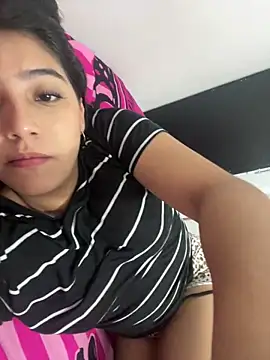 Sexy mia outdoors online show from April 11, 2026, 5:23 am