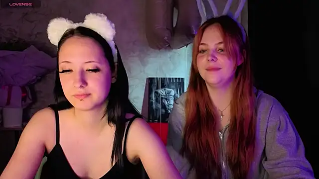 Elle Funning online show from April 19, 2026, 9:08 am