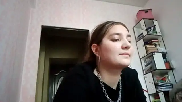 Snapshot of JanineThielman chatting on April 24, 2026, 12:29 pm JanineThielman online show from April 24, 2026, 12:29 pm