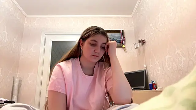 Snapshot of JanineThielman chatting on June 1, 2026, 3:14 pm JanineThielman online show from June 1, 2026, 3:14 pm