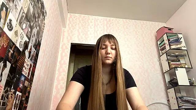 Snapshot of JanineThielman chatting on June 4, 2026, 6:30 am JanineThielman online show from June 4, 2026, 6:30 am