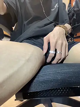 NniuAh online show from April 20, 2026, 7:44 am