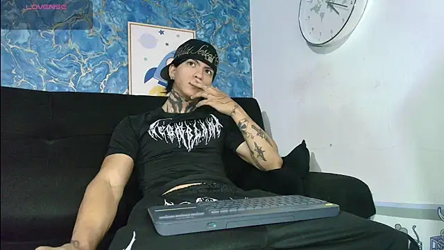 Snapshot of Tessarion_Black chatting on July 14, 2026, 4:28 am Tessarion Black online show from July 14, 2026, 4:28 am