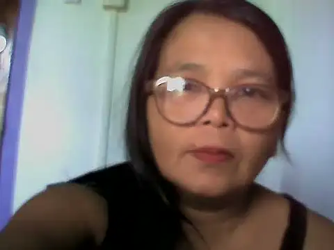 Snapshot of Flowerblossom123 chatting on May 30, 2026, 4:20 am Flowerblossom123 online show from May 30, 2026, 4:20 am