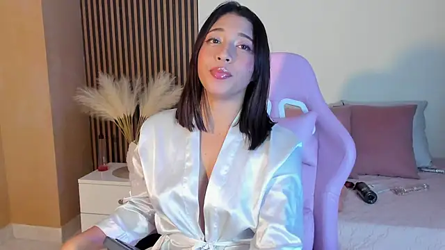 Snapshot of Holy_Lux chatting on July 16, 2026, 11:11 pm Holy Lux online show from July 16, 2026, 11:11 pm