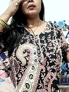 Snapshot of your-charu chatting on April 15, 2026, 4:52 am your-charu online show from April 15, 2026, 4:52 am