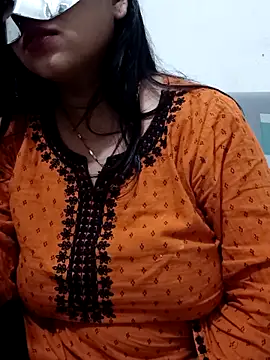Snapshot of your-charu chatting on April 19, 2026, 3:28 am your-charu online show from April 19, 2026, 3:28 am