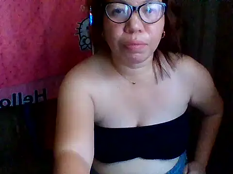 Snapshot of sweet_lhyn chatting on July 13, 2026, 4:48 am sweet lhyn online show from July 13, 2026, 4:48 am