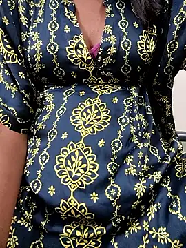 Snapshot of Lovely_sanah chatting on March 4, 2026, 12:33 pm Lovely sanah online show from March 4, 2026, 12:33 pm