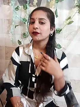 Snapshot of lovely-girl99 chatting on March 18, 2026, 6:05 am lovely-girl99 online show from March 18, 2026, 6:05 am
