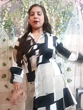 Snapshot of lovely-girl99 chatting on March 22, 2026, 5:00 am lovely-girl99 online show from March 22, 2026, 5:00 am