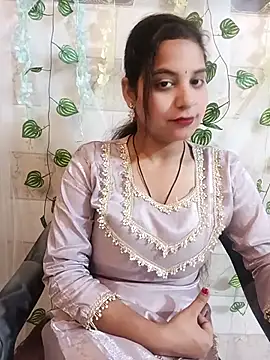 Snapshot of lovely-girl99 chatting on April 4, 2026, 4:11 am lovely-girl99 online show from April 4, 2026, 4:11 am