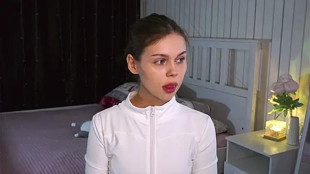 EarthaLevra online show from April 18, 2026, 8:20 pm