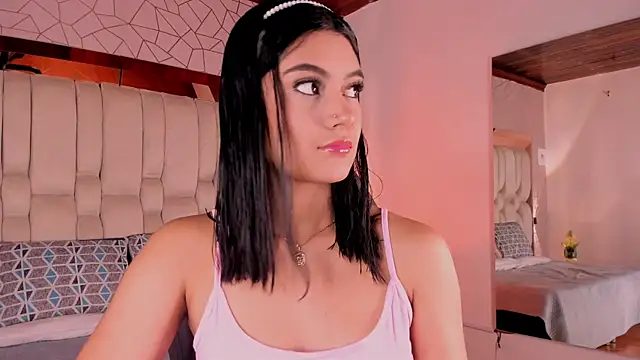 KatherineRuiz  online show from April 18, 2026, 12:09 pm