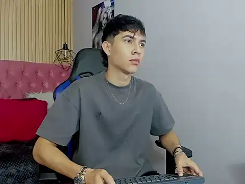 AronTawers online show from March 10, 2026, 12:32 pm