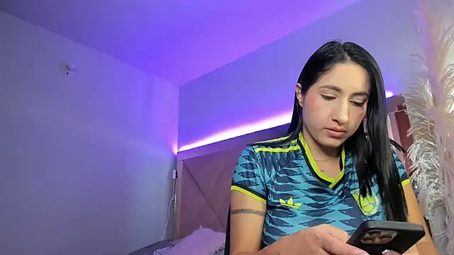 Snapshot of Alanah_connory chatting on July 7, 2026, 3:27 pm Alanah connory online show from July 7, 2026, 3:27 pm