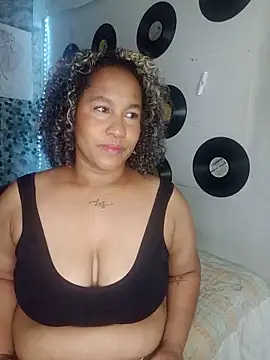 Snapshot of medusafox_ chatting on May 7, 2026, 4:40 am medusafox online show from May 7, 2026, 4:40 am