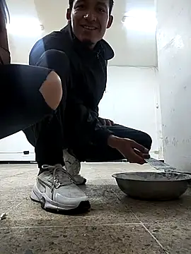 MaskedLatinaX online show from April 9, 2026, 4:45 pm