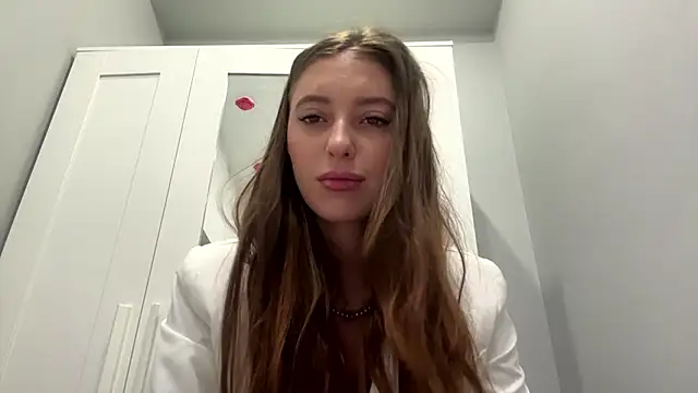 selena favn online show from March 24, 2026, 1:10 am