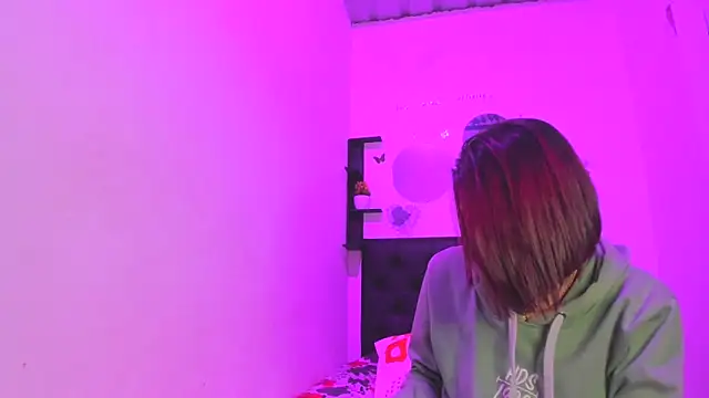 sapphire brown20 online show from April 18, 2026, 1:09 am