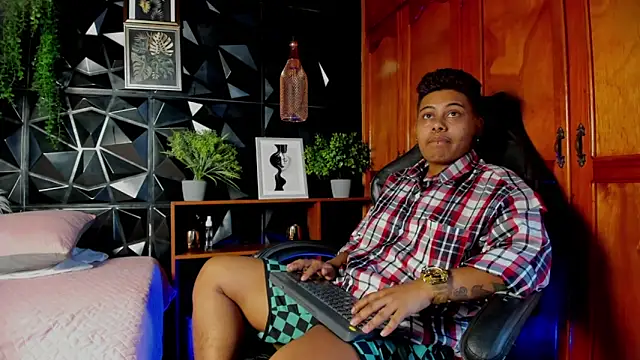 Noha  scott online show from April 3, 2026, 2:37 pm