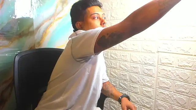 Noha  scott online show from April 18, 2026, 2:54 pm