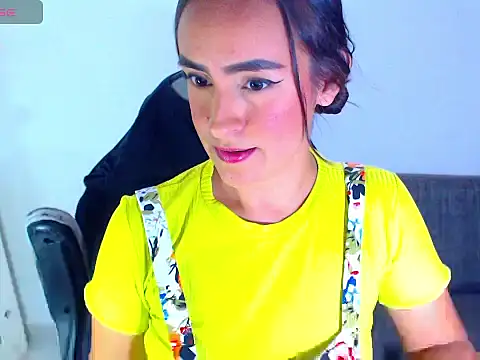 dreamgirlxxx1 online show from March 4, 2026, 11:33 pm