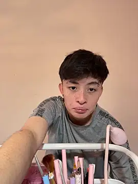 Tomnico 19 online show from April 1, 2026, 5:54 pm