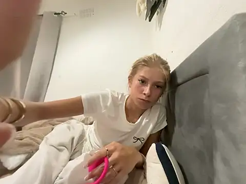 maisco19 online show from April 8, 2026, 10:43 pm