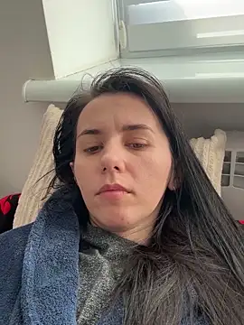 Oliviya smiley  online show from March 4, 2026, 12:33 pm