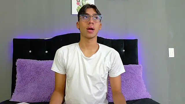 Snapshot of Eros_Lux chatting on May 31, 2026, 3:19 pm Eros Lux online show from May 31, 2026, 3:19 pm