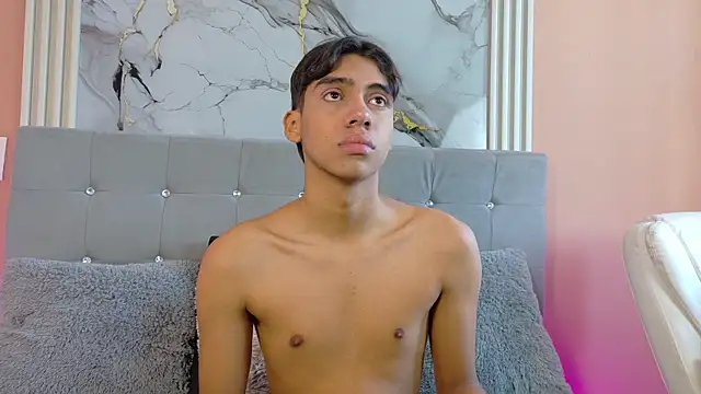 Snapshot of Eros_Lux chatting on June 1, 2026, 12:18 pm Eros Lux online show from June 1, 2026, 12:18 pm