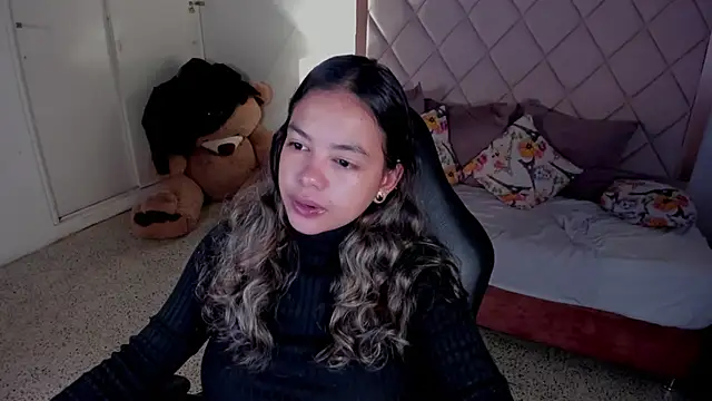 dulce lyraa1 online show from May 6, 2026, 4:19 am