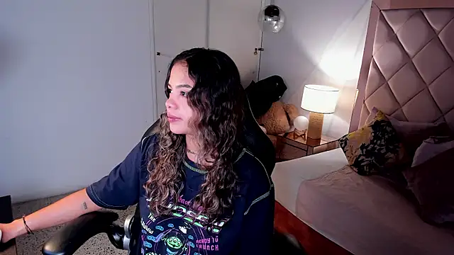 dulce lyraa1 online show from May 28, 2026, 3:59 am