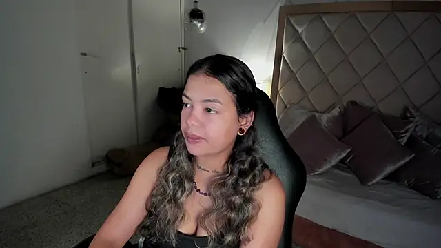 Snapshot of dulce_lyraa1 chatting on June 17, 2026, 4:04 am dulce lyraa1 online show from June 17, 2026, 4:04 am