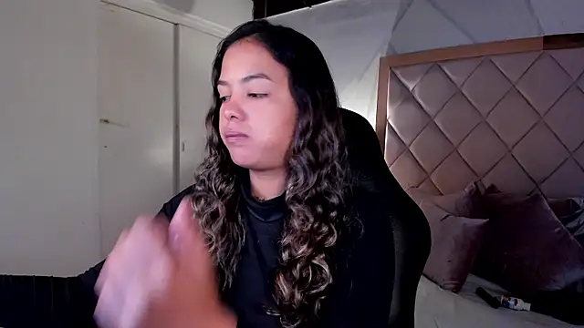 Snapshot of dulce_lyraa1 chatting on June 19, 2026, 4:28 am dulce lyraa1 online show from June 19, 2026, 4:28 am
