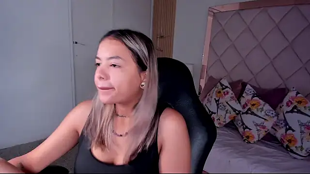 Snapshot of dulce_lyraa1 chatting on July 17, 2026, 3:35 am dulce lyraa1 online show from July 17, 2026, 3:35 am