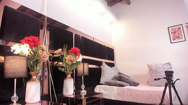 isabellablazee online show from March 23, 2026, 4:16 am