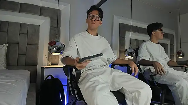 Snapshot of Austin_Reedss chatting on March 3, 2026, 12:33 pm Austin Reedss online show from March 3, 2026, 12:33 pm