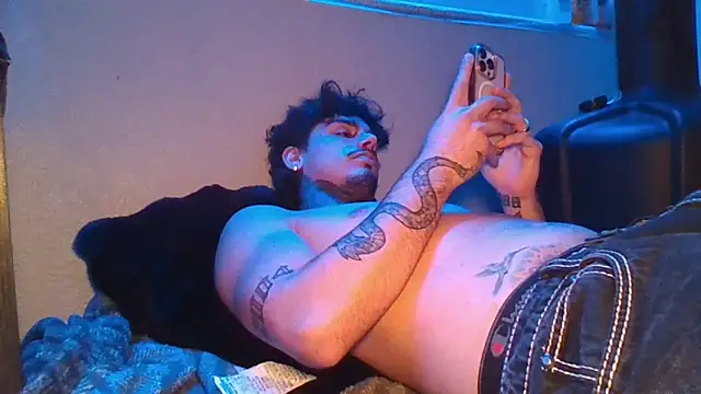 Snapshot of SNAKEARM chatting on February 24, 2026, 6:44 am SNAKEARM online show from February 24, 2026, 6:44 am