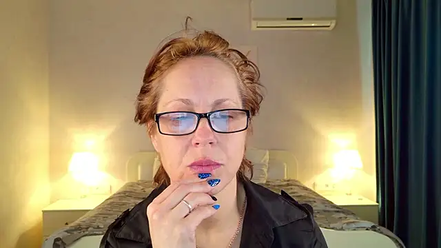 LioraWeiss online show from March 14, 2026, 6:19 am