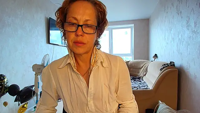 LioraWeiss online show from May 27, 2026, 9:17 am